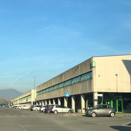 Negozio in Via Francesco Bellafino, Bergamo - Foto 1