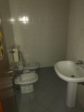 Negozio in Via Raffaele Fulgosio, Piacenza - Foto 1