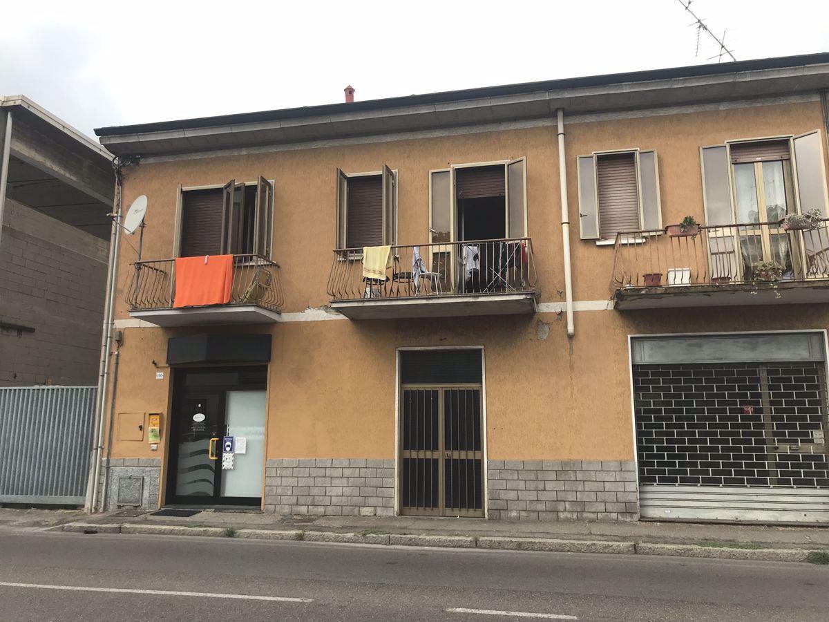 Negozio in Via San Carlo 101, Cesano Maderno - Foto 1