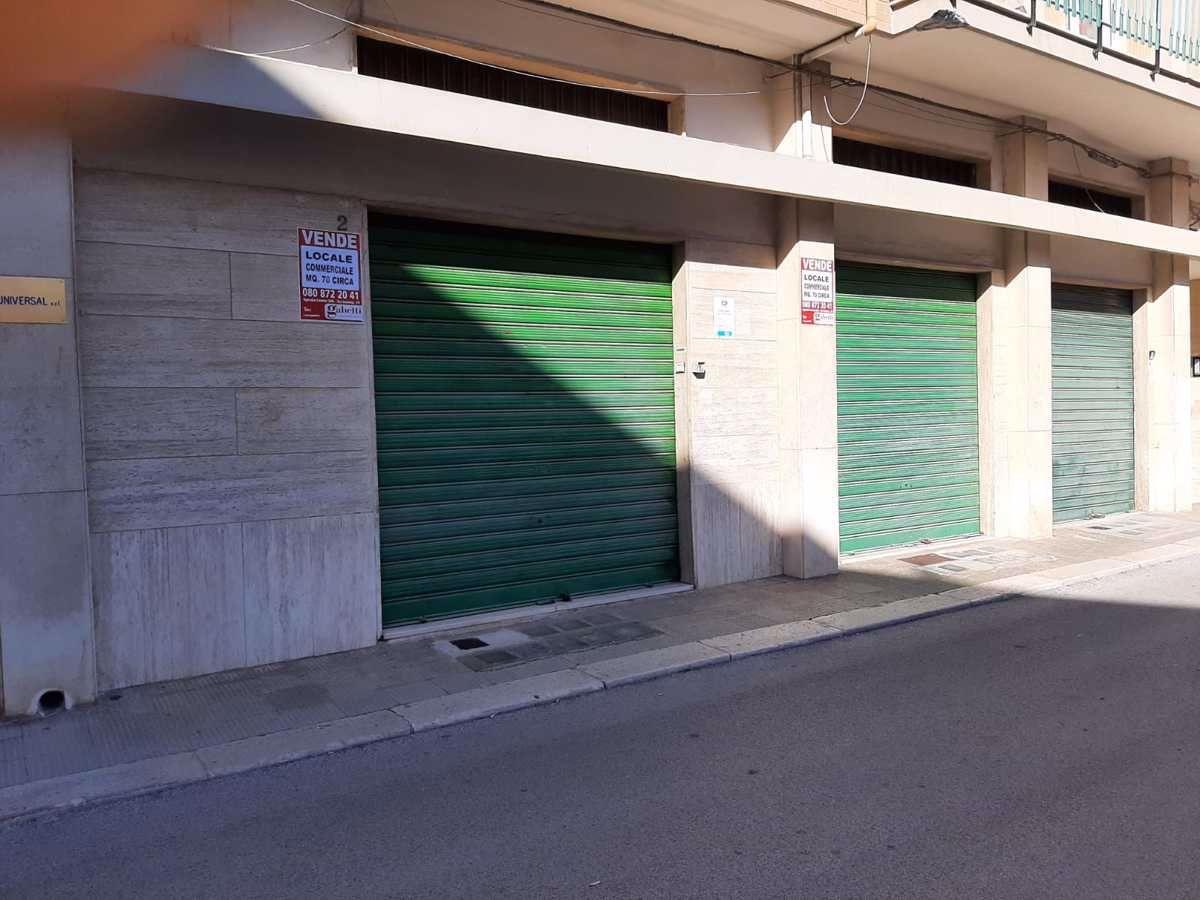 Negozio in Piazza Caduti di Via Fani, Corato - Foto 1