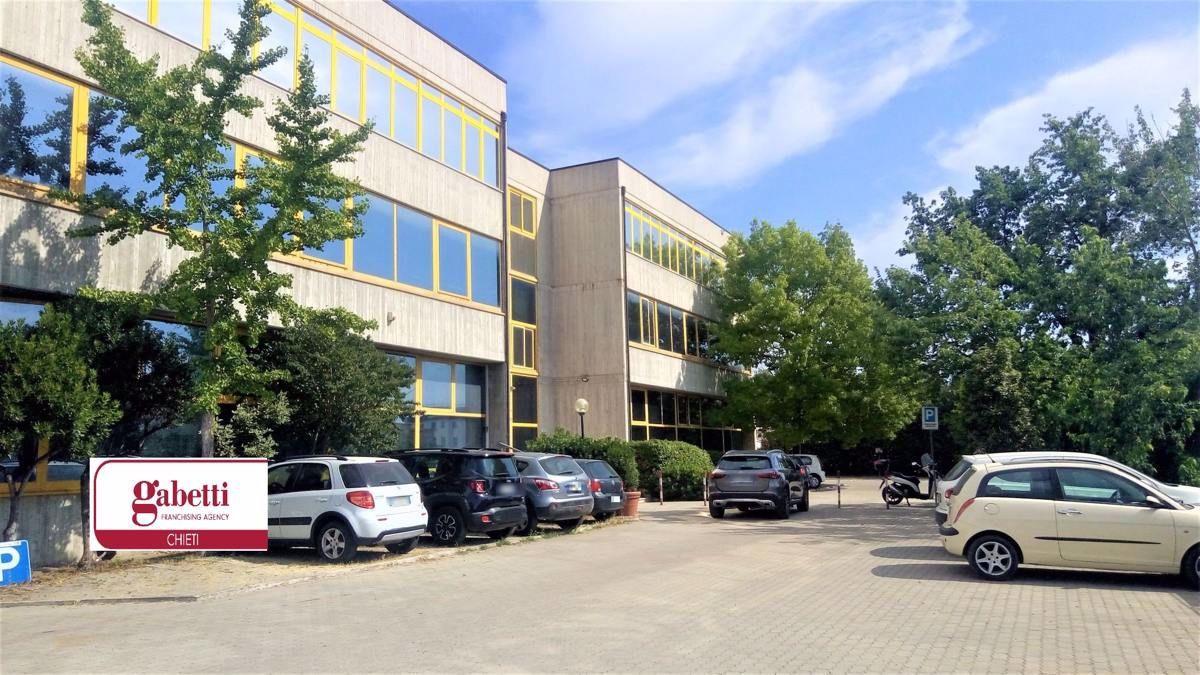 Ufficio in Via Raiale 110, Pescara - Foto 1