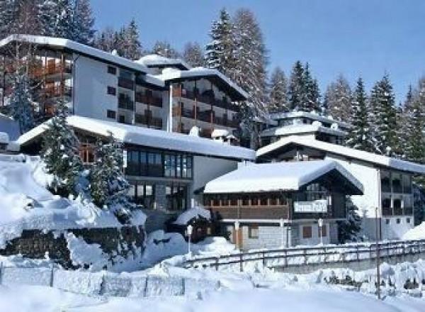 Albergo in Strada Statale di Campiglio, Dimaro Folgarida - Foto 1