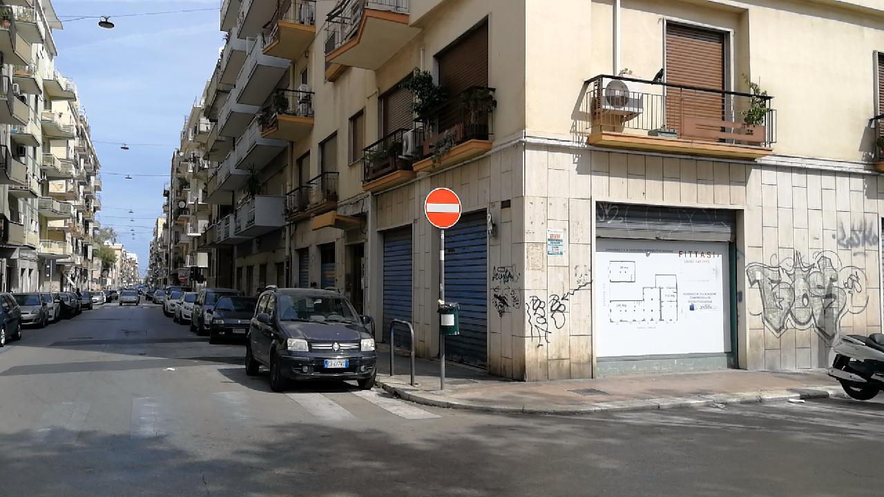 Negozio in Via Ravanas, Bari - Foto 1