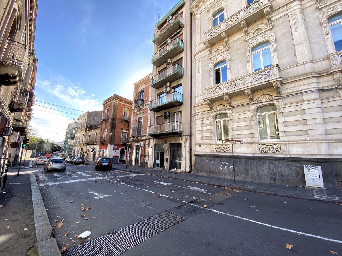 Negozio in Via Antonio Longo 4, Catania - Foto 1