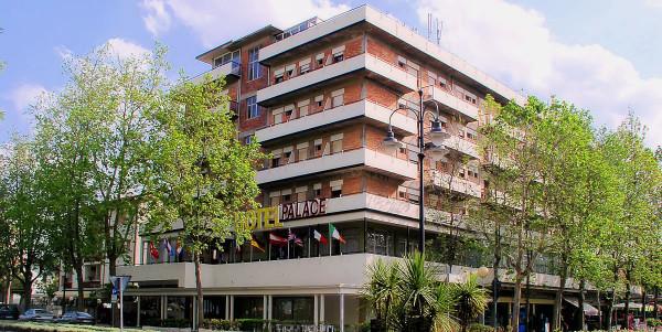 Hotel in Viale Giosuè Carducci, Cesenatico - Foto 1