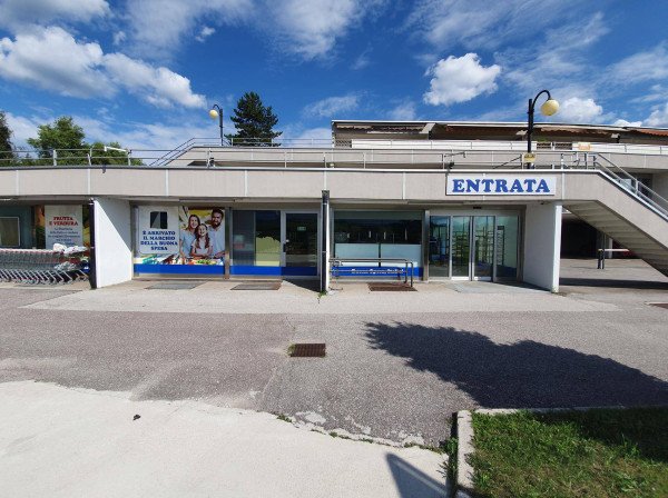 Negozio in Via Roma 140, Cavareno - Foto 1