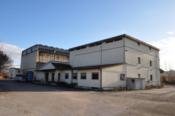 Capannone in Strada Provinciale di Protte, Spoleto - Foto 1