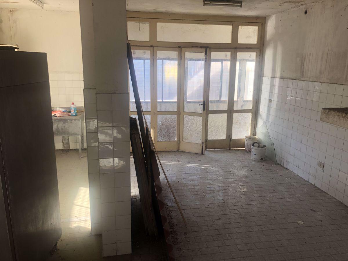 Negozio in Via Porcella 101, Terralba - Foto 1