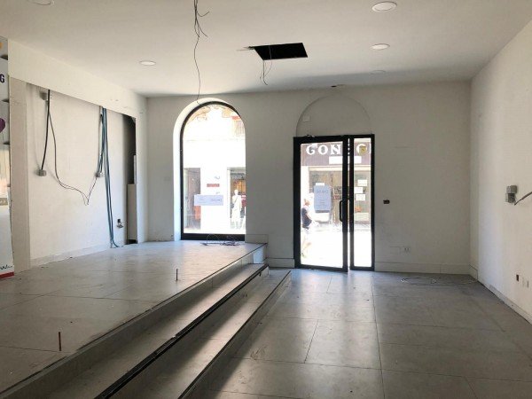 Negozio in Corso Vittorio Emanuele III, Vibo Valentia - Foto 1