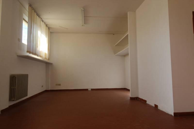 Magazzino in Via Alcide De Gasperi, Terranuova Bracciolini - Foto 1