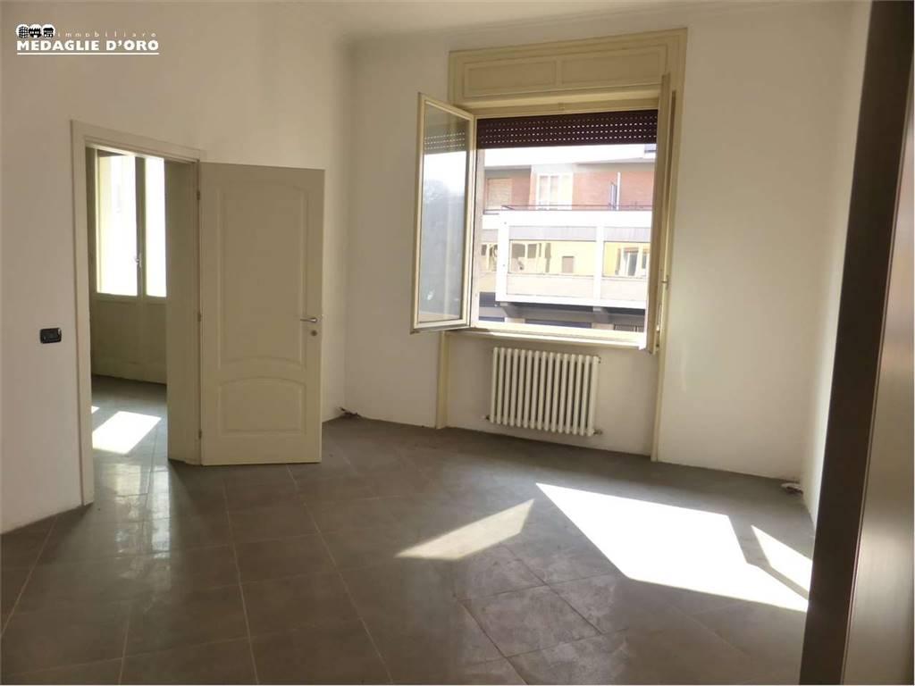 Ufficio in Largo Garibaldi, Modena - Foto 1