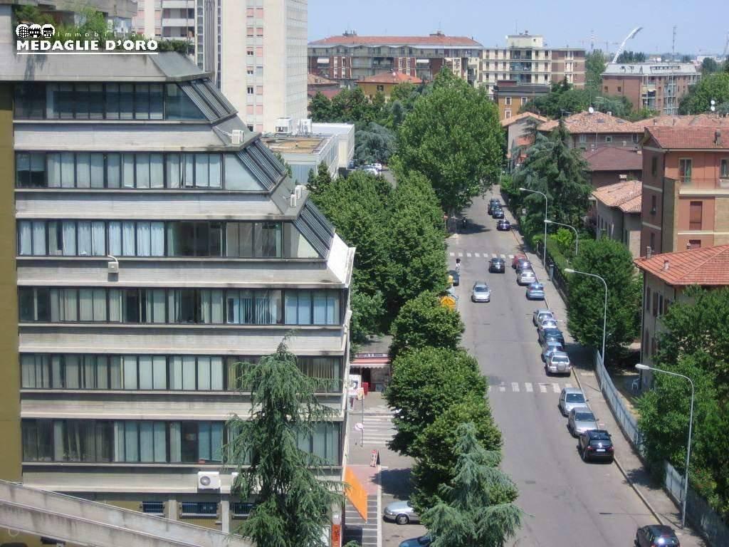 Ufficio in Viale Jacopo Barozzi, Modena - Foto 1