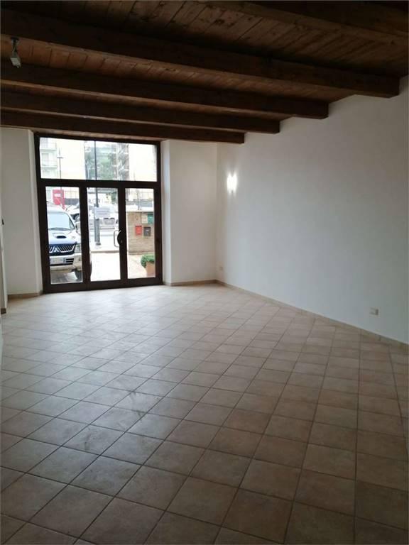 Negozio in , Tolentino - Foto 1
