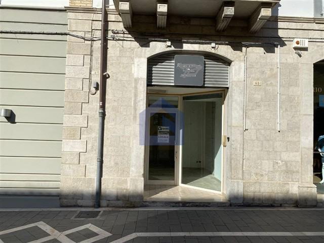 Negozio in Corso Trento E Trieste, Lanciano - Foto 1