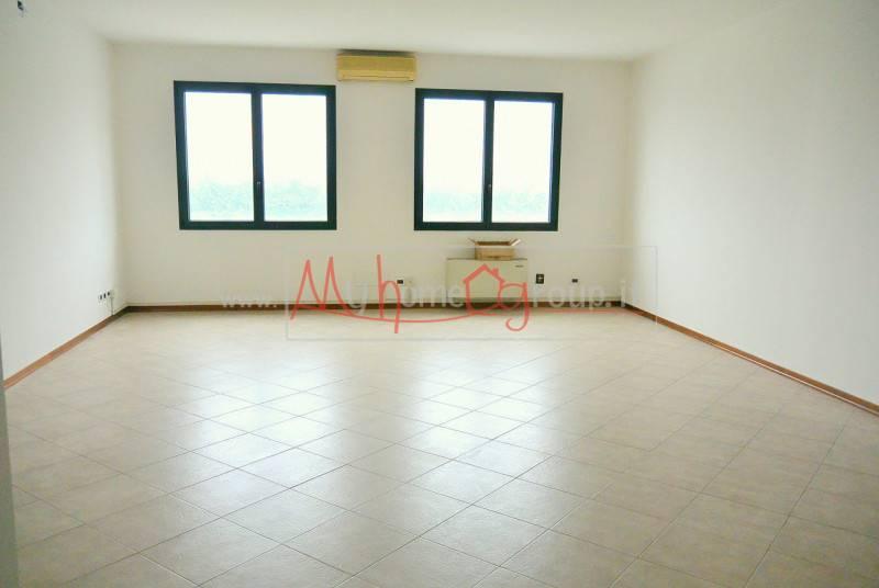 Ufficio in Via Rossa, Ponte San Nicolò - Foto 1