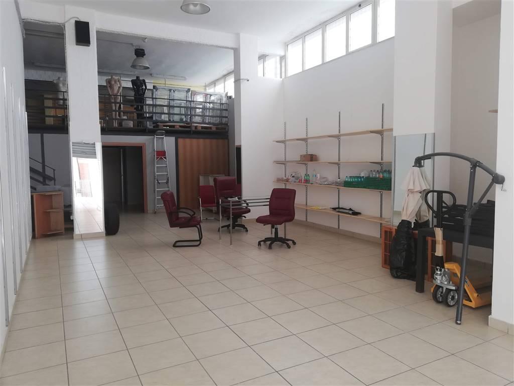 Capannone in Via Aldo Moro 11, Mercogliano - Foto 1
