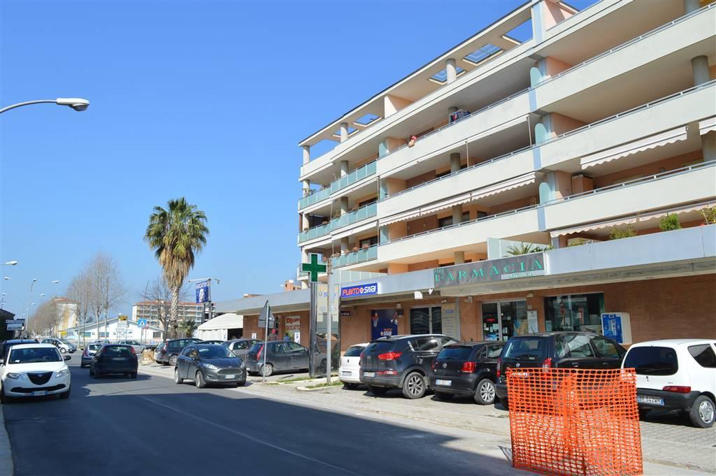 Negozio in Via Gianfrotta, San Prisco - Foto 1