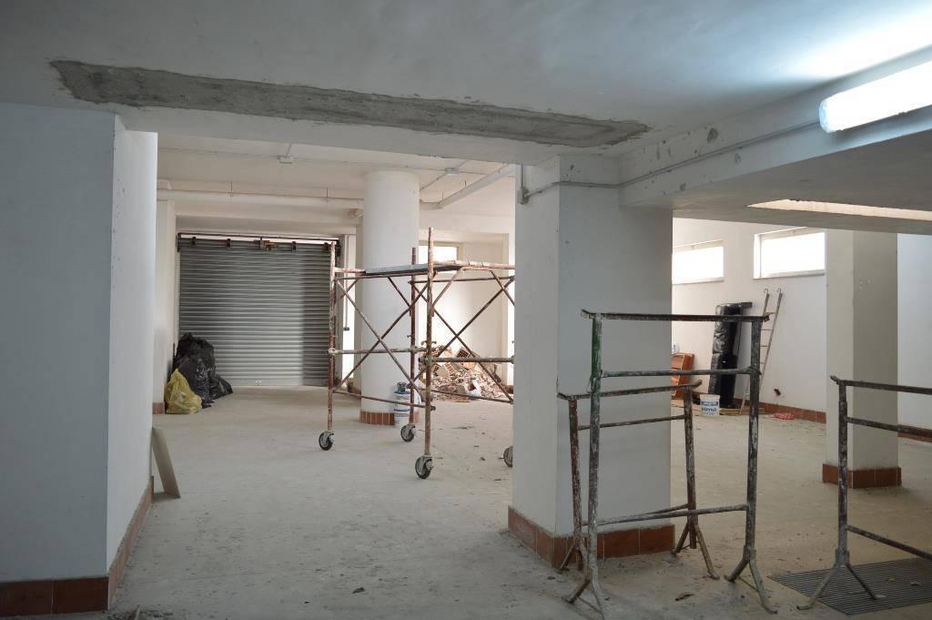 Magazzino in Via dell'Orizzonte, San Prisco - Foto 1
