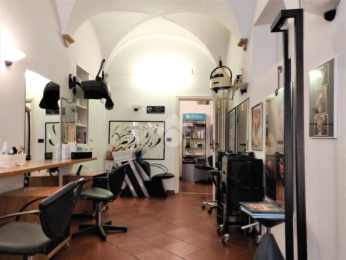 Negozio in Via del Suffragio, Trento - Foto 1
