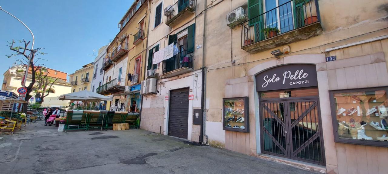 Locale commerciale in Via della Repubblica, Foggia - Foto 1