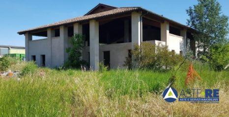 Palazzina commerciale in Via Guagnellina 7, Mirandola - Foto 1