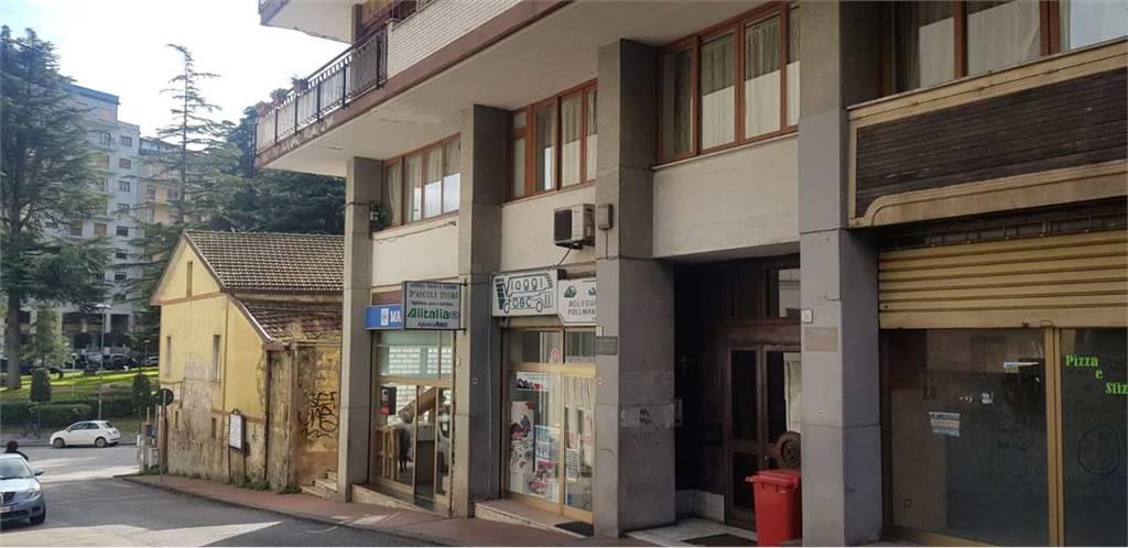 Ufficio in Via Tuoro Cappuccini, Avellino - Foto 1