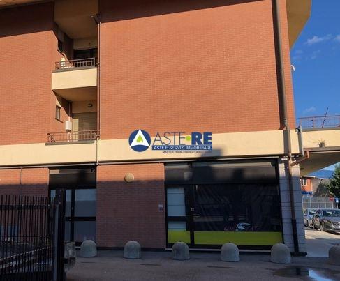 Locale commerciale in Via Migliarone 21 B, Alpignano - Foto 1