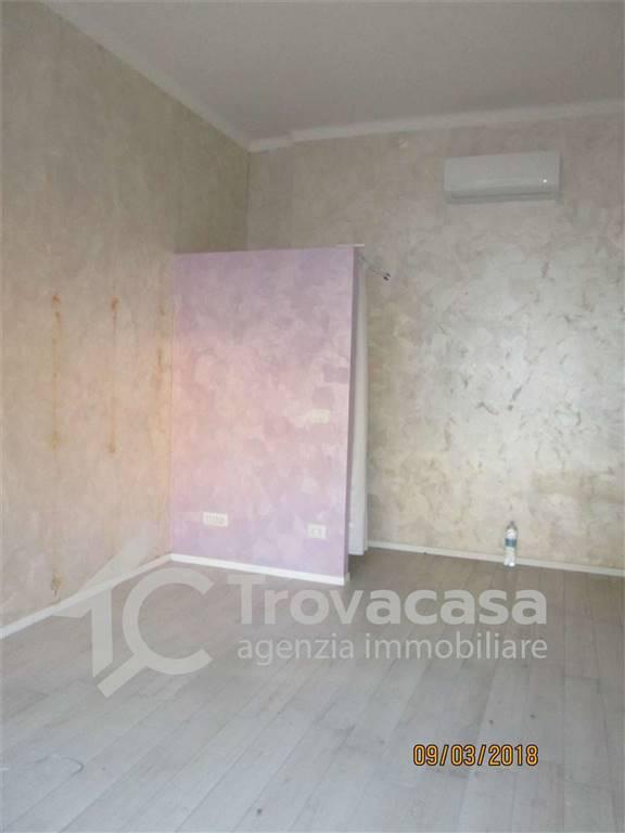 Negozio in Viale Moreali, Modena - Foto 1