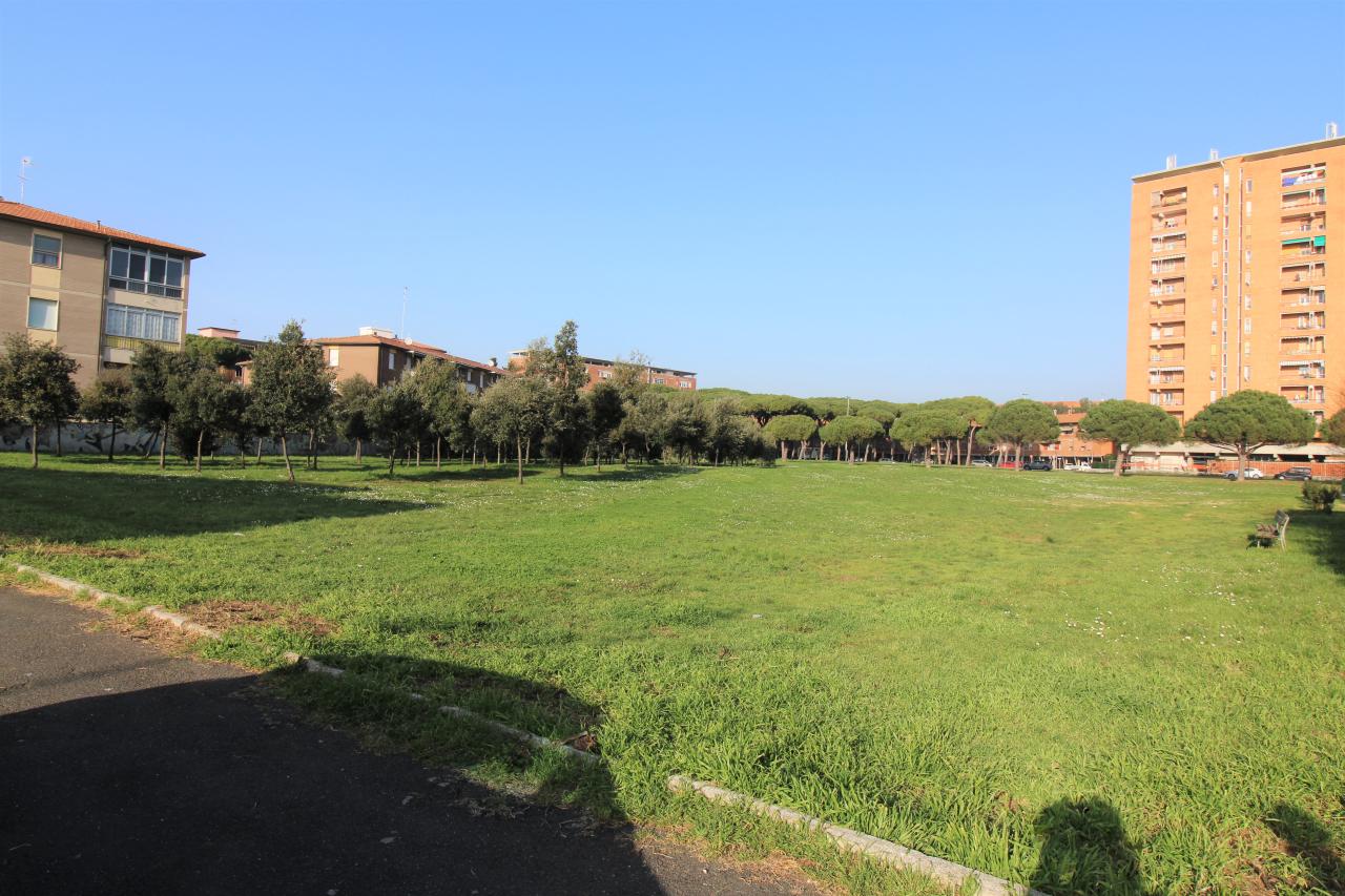 Negozio in Via Angiolo Tommasi, Livorno - Foto 1