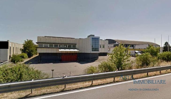 Palazzina commerciale in Via Luigi Galvani 28/a, Arezzo - Foto 1