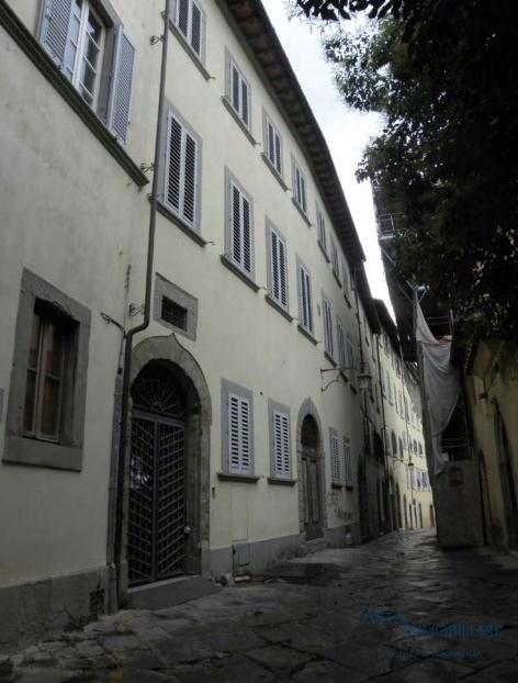 Palazzina commerciale in Via degli Albergotti, Arezzo - Foto 1