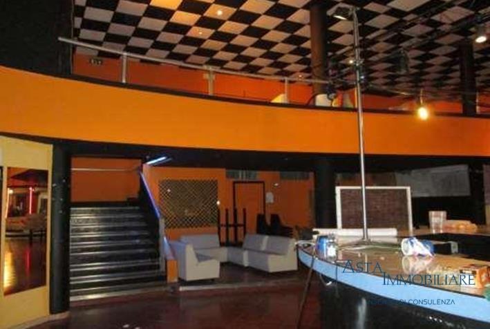 Locale commerciale in Via 48, Bucine - Foto 1