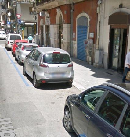 Negozio in Via Giovan Battista Trevisani 160, Bari - Foto 1
