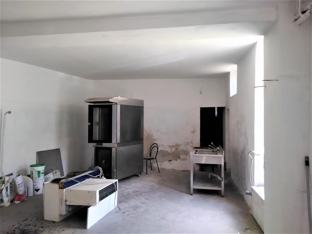 Negozio in Loc. Policiano, Arezzo - Foto 1