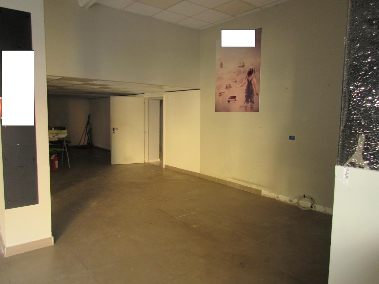 Negozio in Via Agostino Ghirlanda, Massa - Foto 1