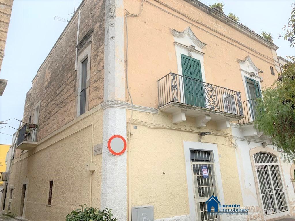 Locale commerciale in , Capurso - Foto 1