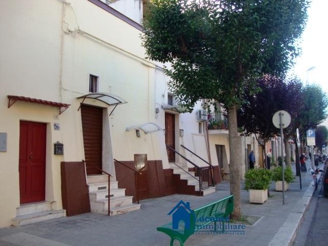 Locale commerciale in , Capurso - Foto 1