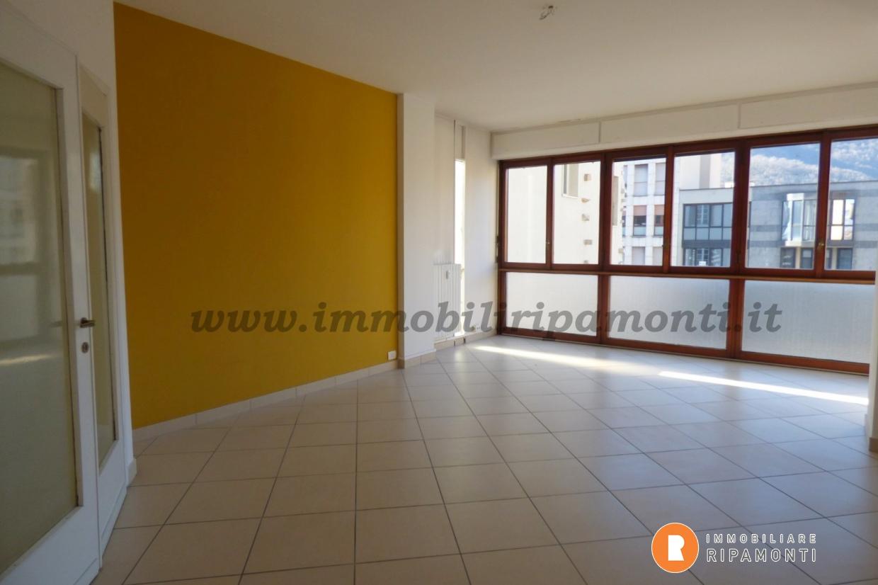 Ufficio in Corso Martiri della Libertà, Lecco - Foto 1
