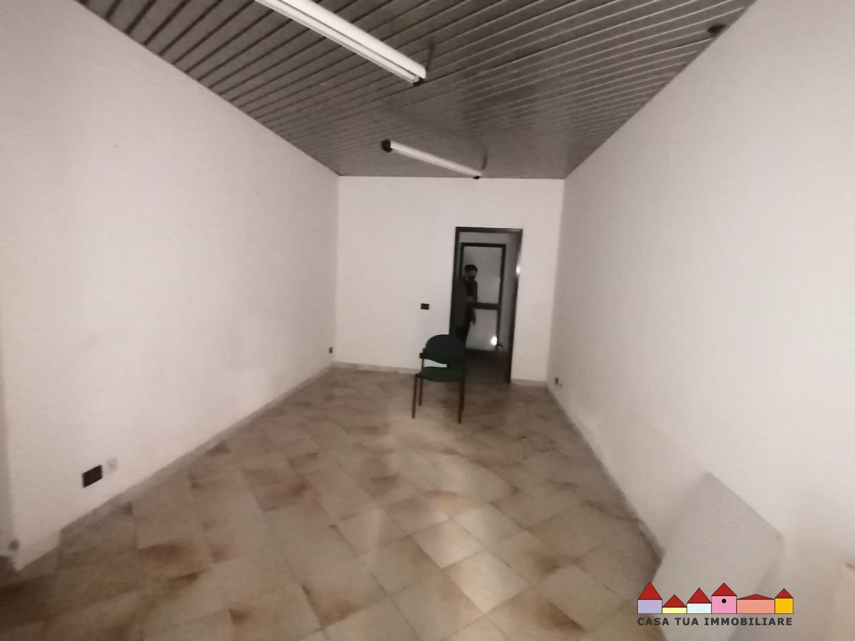 Locale commerciale in , Carrara - Foto 1