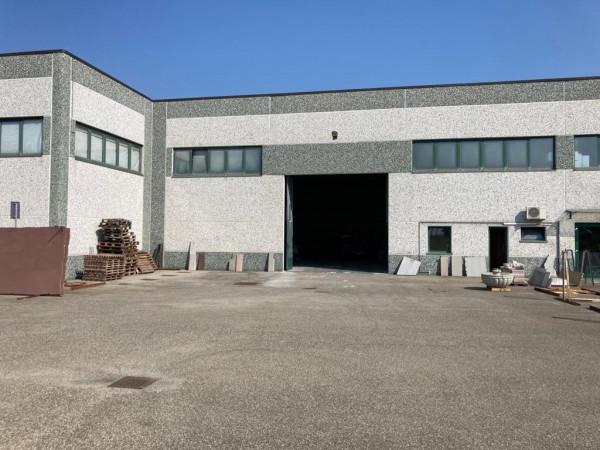 Capannone in Strada Provinciale Padana Inferiore, Sarmato - Foto 1