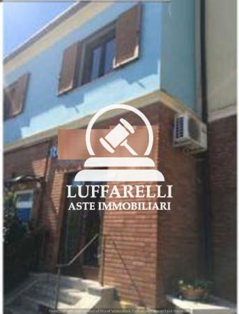 Negozio in Via Rampolla, Loreto - Foto 1