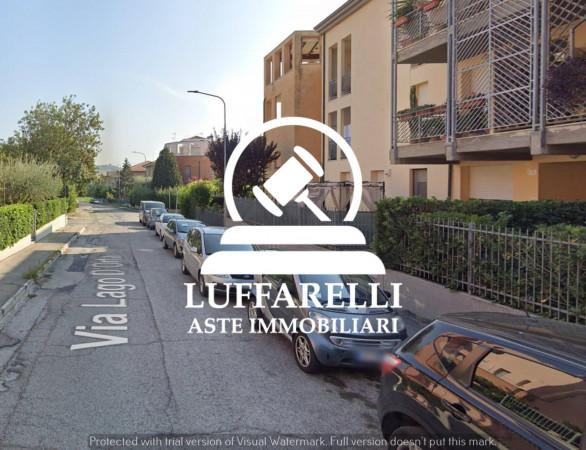 Negozio in Via Lago d'Orta, Senigallia - Foto 1
