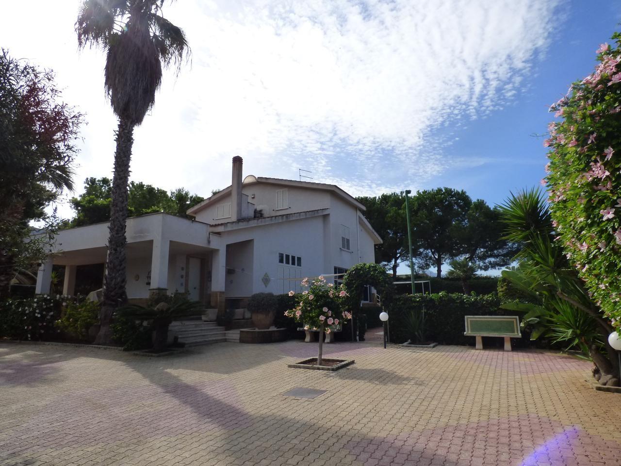 Villa in vendita, Bagheria, 290 mq • Wikicasa